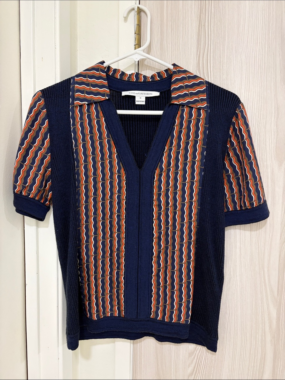 Diane Von Furstenberg Navy Short-Sleeve Knit Polo with Orange & Cream Wave Print